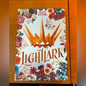 Lightlark ( Collector’s edition action) by Alex Aster